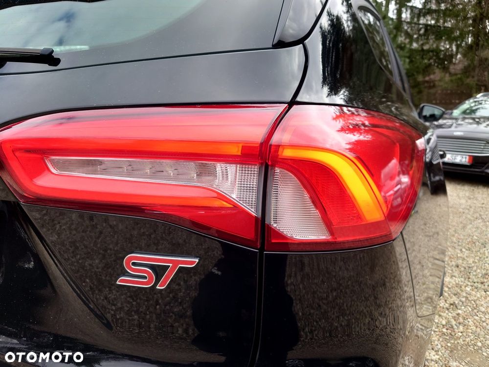 Ford Focus 2.0 EcoBlue ST - 30