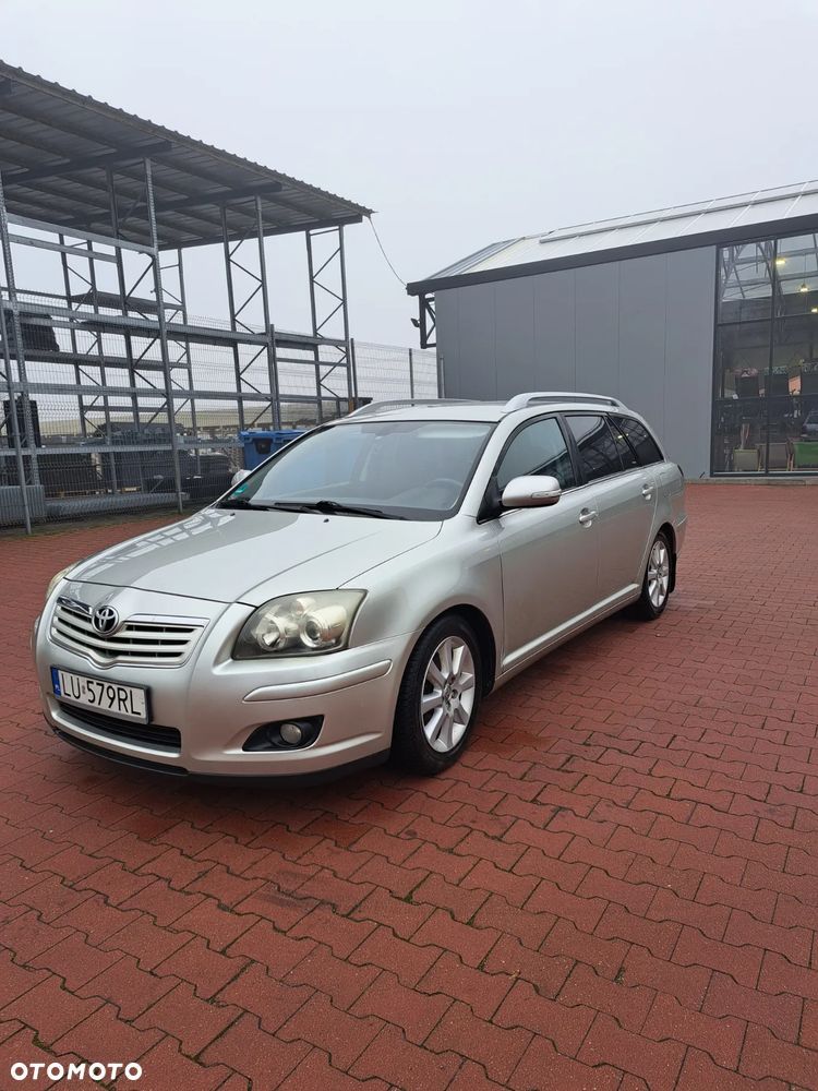 Toyota Avensis 1.8 VVT-i Combi - 12