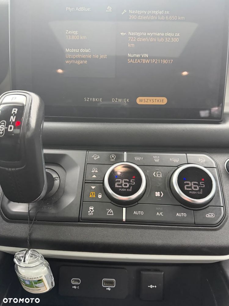 Land Rover Defender 110 D300 X-Dynamic SE - 12
