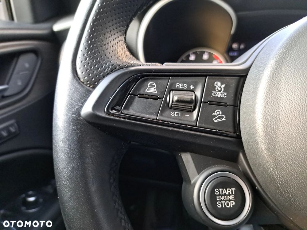 Alfa Romeo Stelvio - 21