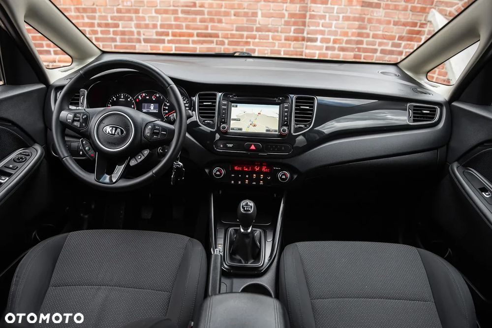 Kia Carens 1.7 CRDi 115 ISG UEFA EURO 2016 - 28