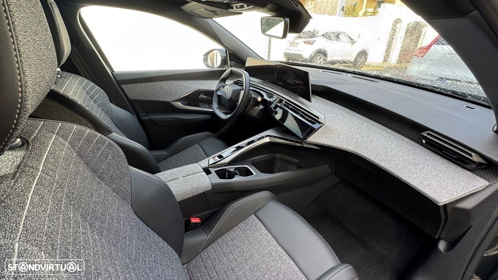 Peugeot 5008 1.2 Hybrid Allure e-DCS6 - 13