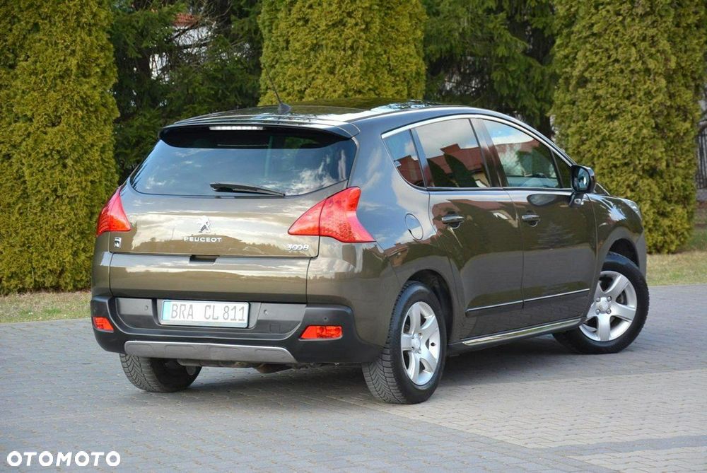 Peugeot 3008 Hybrid4 - 13