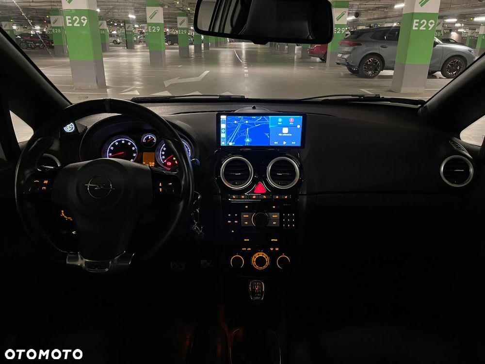 Opel Corsa 1.6T OPC - 9