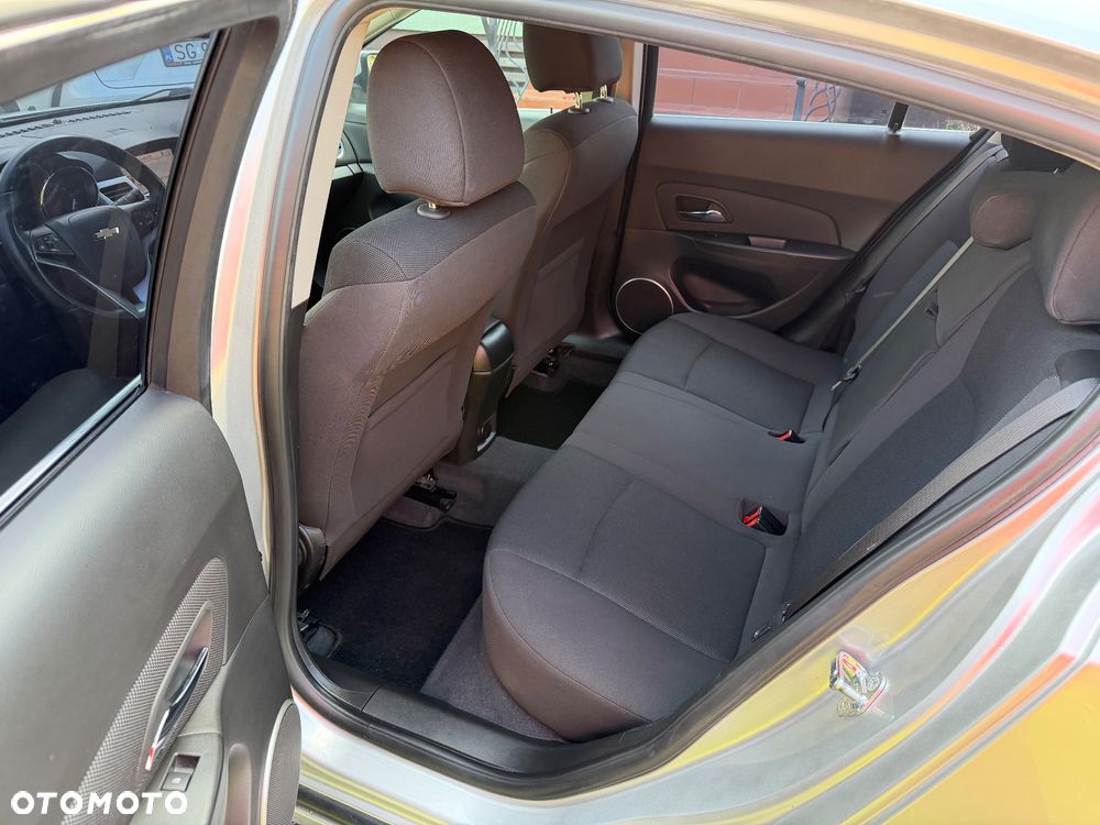 Chevrolet Cruze 1.8 LT+ - 23