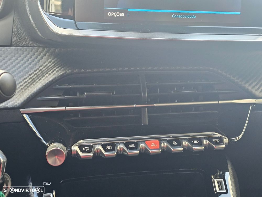 Peugeot 2008 1.2 PureTech Active Pack - 27