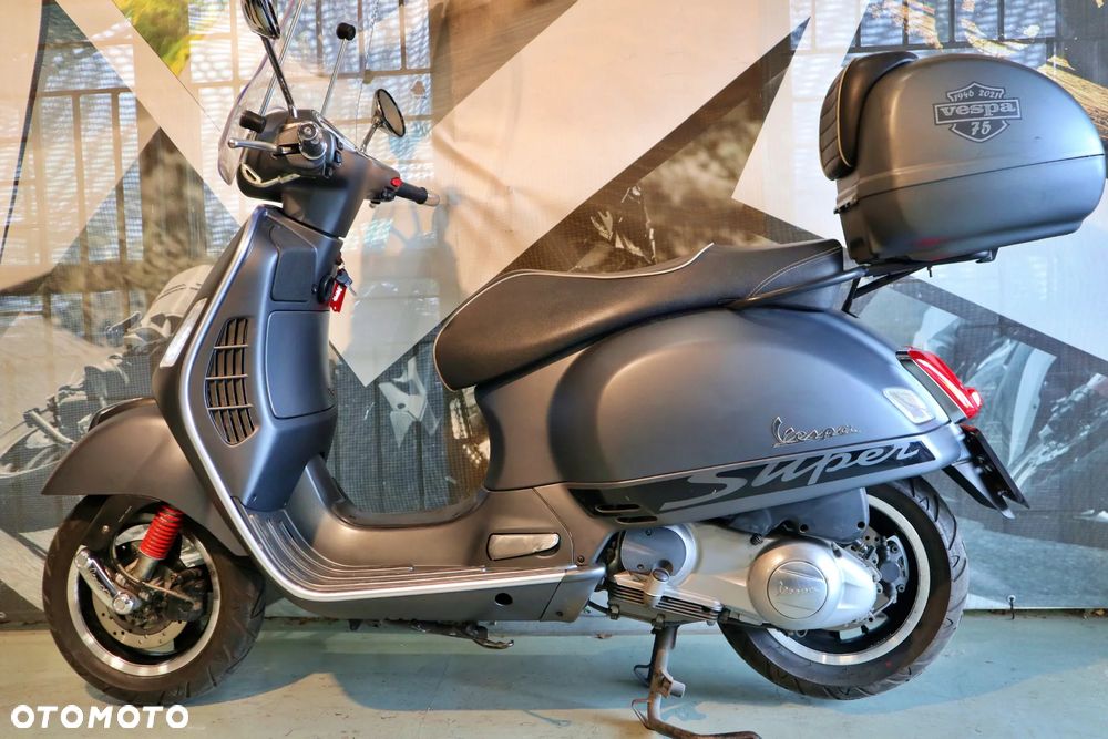 Piaggio Vespa - 4