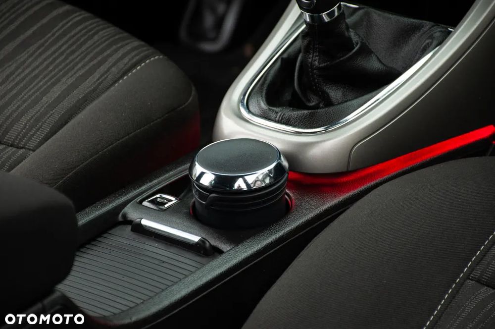 Opel Astra 1.4 Turbo Innovation - 23