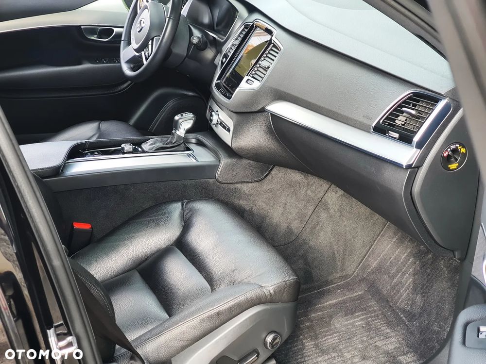 Volvo XC 90 D5 AWD Momentum - 5