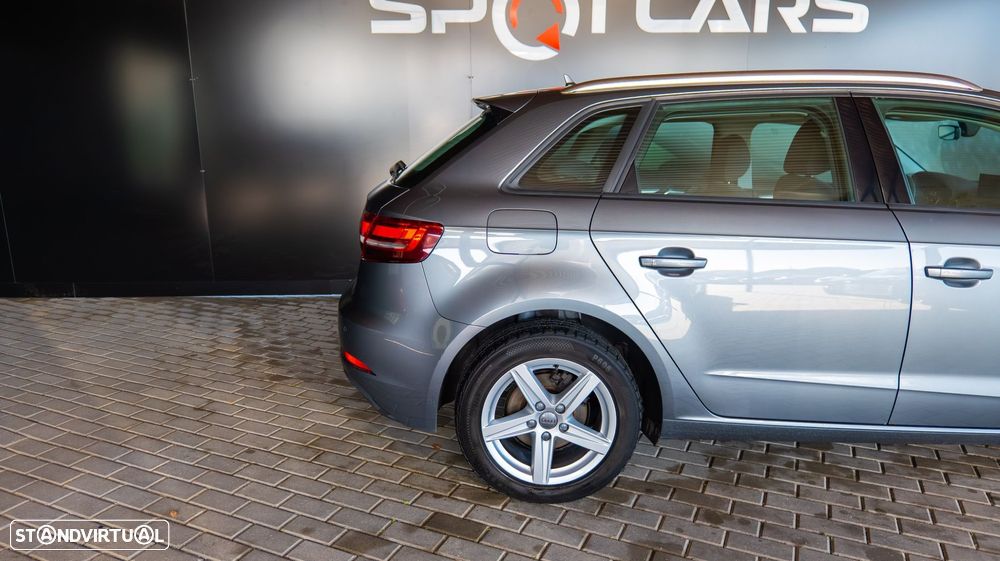 Audi A3 Sportback 1.6 TDI Design - 4