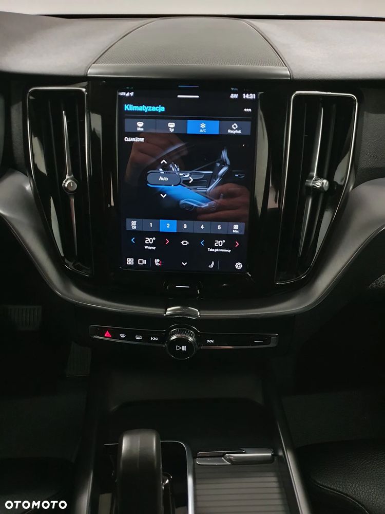 Volvo XC 60 B4 D AWD Ultimate Dark - 12