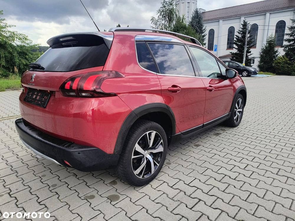 Peugeot 2008 1.2 Pure Tech Allure S&S - 13