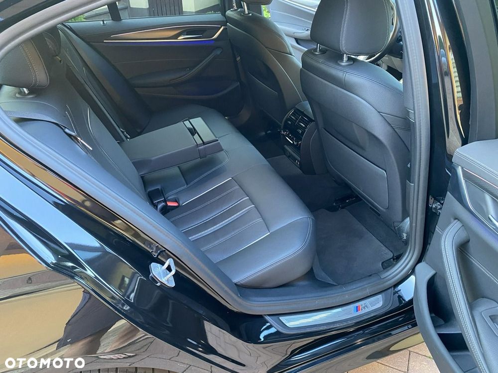 BMW Seria 5 530i GPF xDrive Sport - 33
