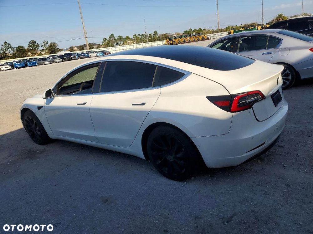 Tesla Model 3 Langstreckenbatterie Allradantrieb Dual Motor Performance - 3