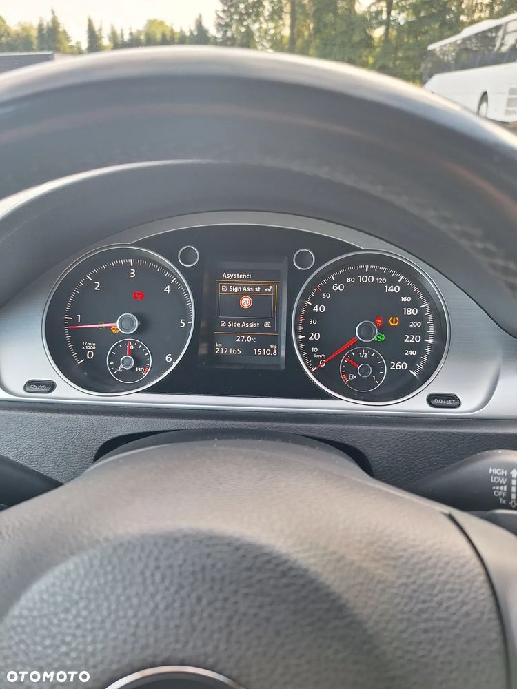 Volkswagen Passat - 10