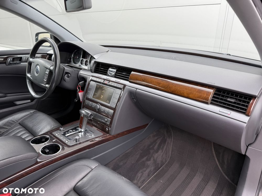 Volkswagen Phaeton 3.0 V6 TDI 4Mot (5 os.) - 28