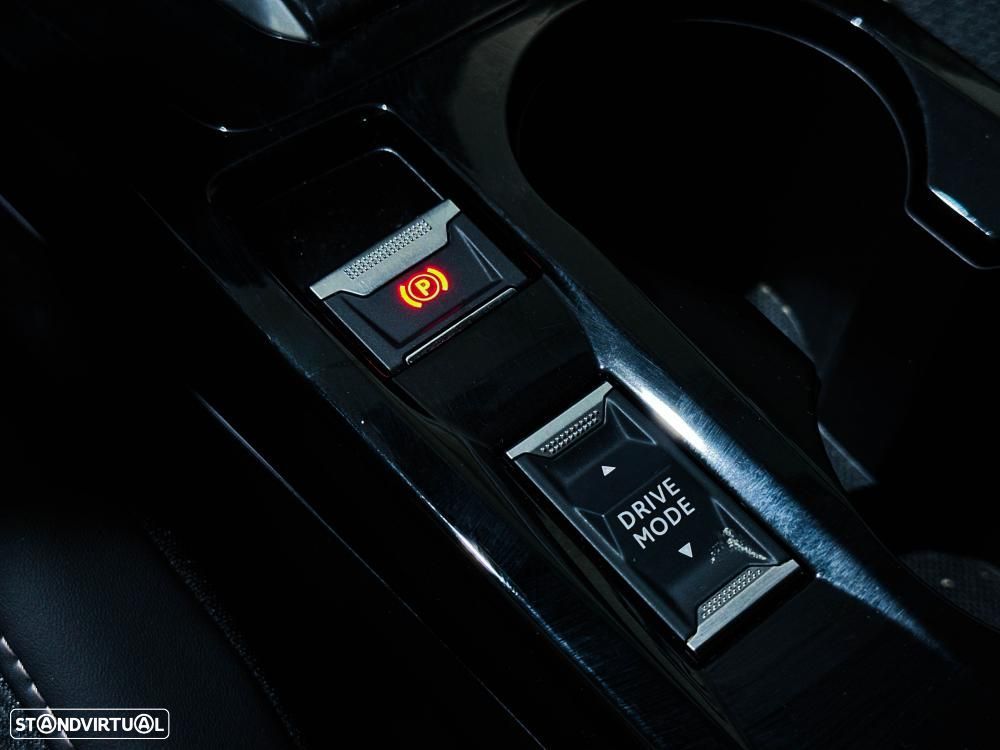 Peugeot 208 1.2 Hybrid Allure e-DCS6 - 45