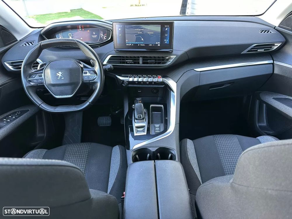 Peugeot 5008 1.2 PureTech Allure Pack EAT8 - 32