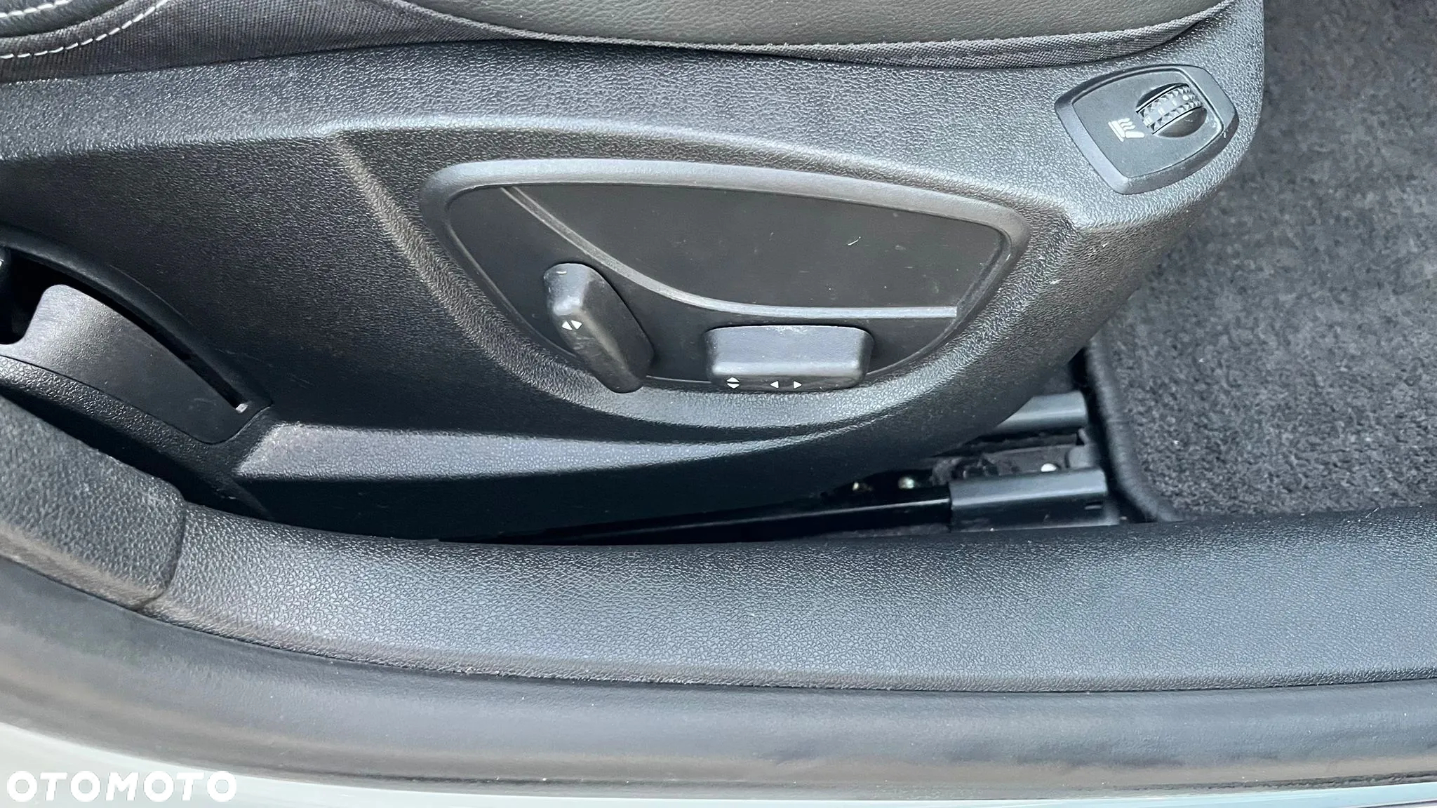 Renault Laguna ENERGY dCi 175 FAP Start & Stop Bose Edition - 24