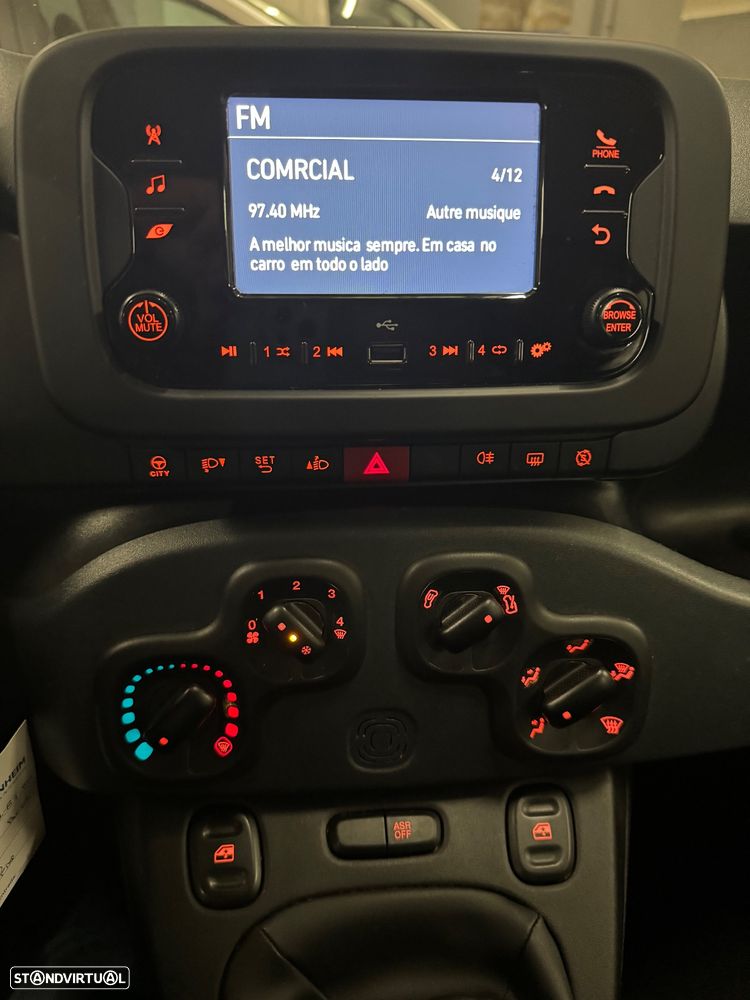 Fiat Panda 1.0 Hybrid City Cross - 24