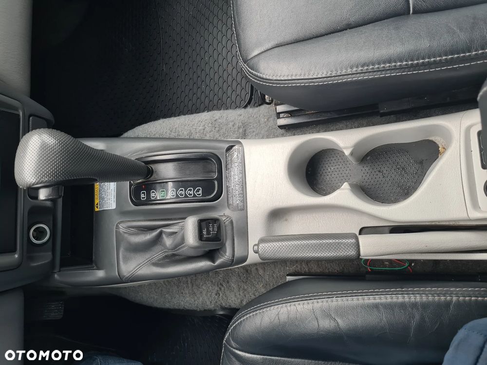 Mitsubishi Pajero 3.5 V6 GDI (lea) - 27