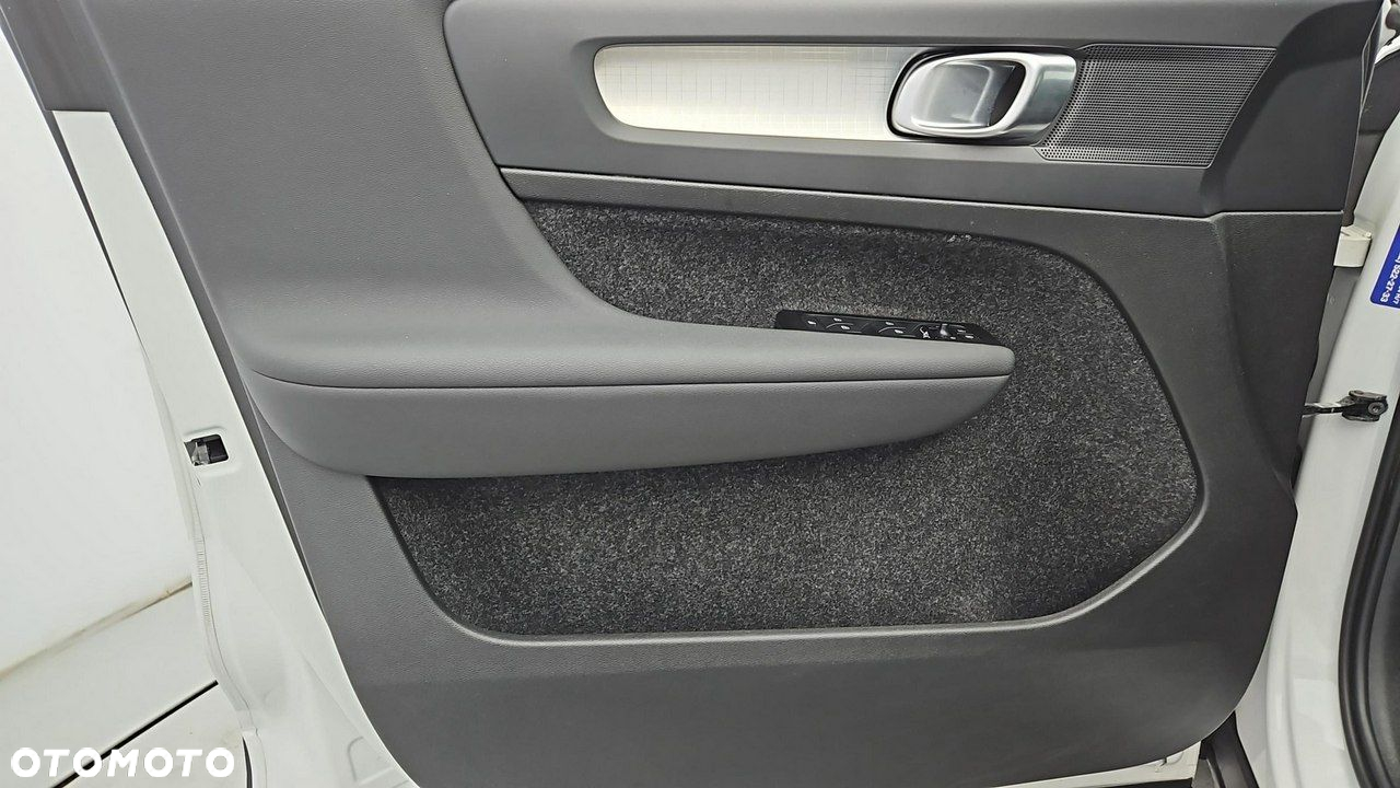 Volvo XC 40 T3 Momentum Pro - 10