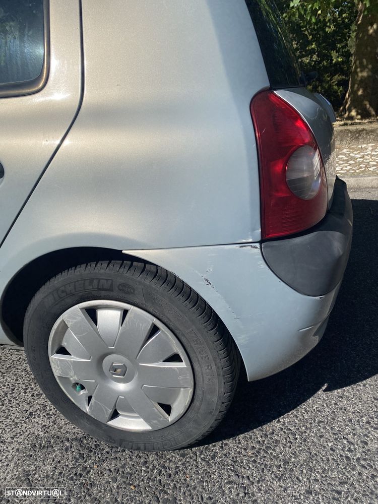 Renault Clio 1.2 16V Confort - 5