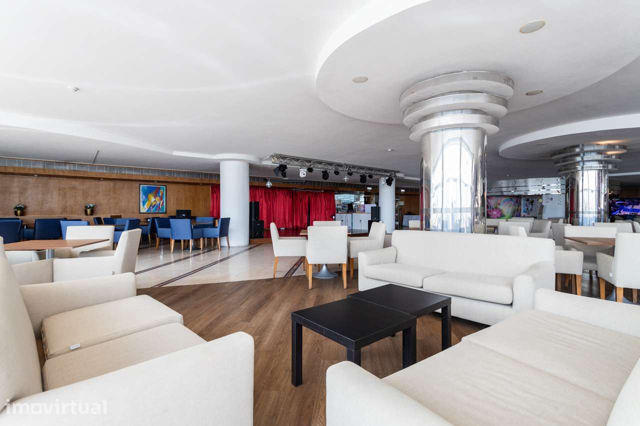 Apartamento T1 com Varanda, Piscina e a 800 m da Praia em Albufeira - Grande imagem: 3/21