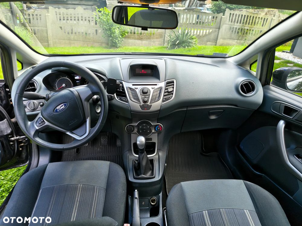 Ford Fiesta - 10