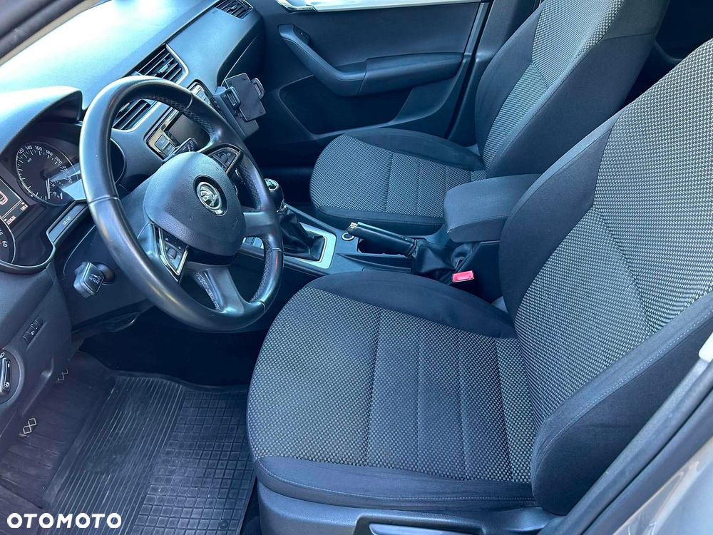 Skoda Octavia 1.6 TDI Ambition - 11