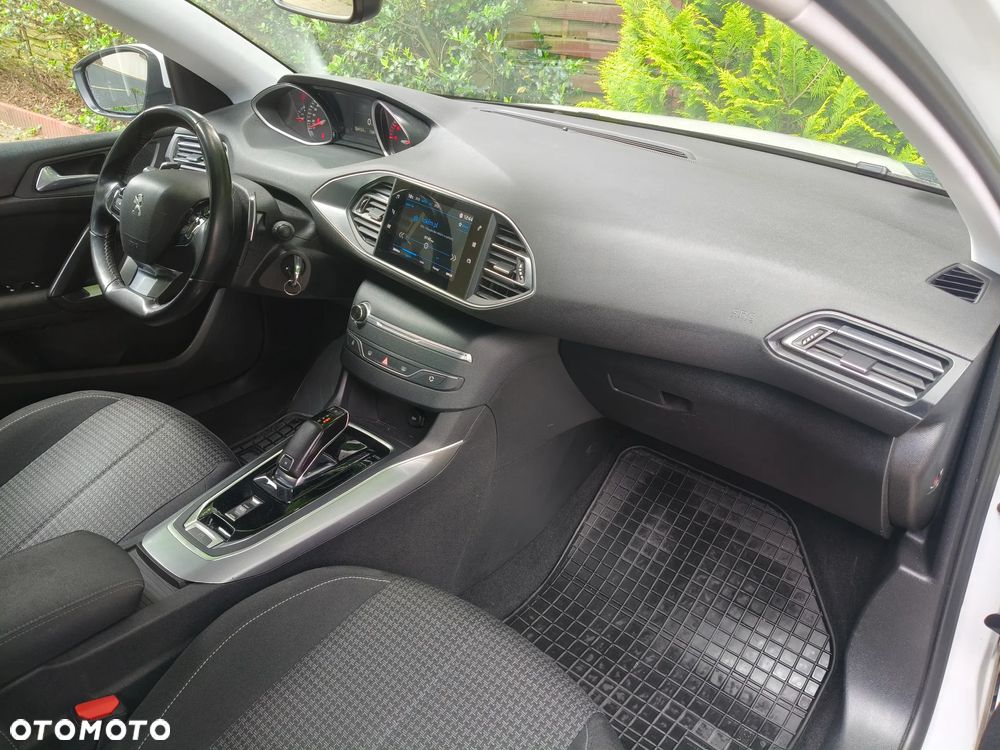 Peugeot 308 1.5 BlueHDi Active Pack Business S&S EAT8 - 22