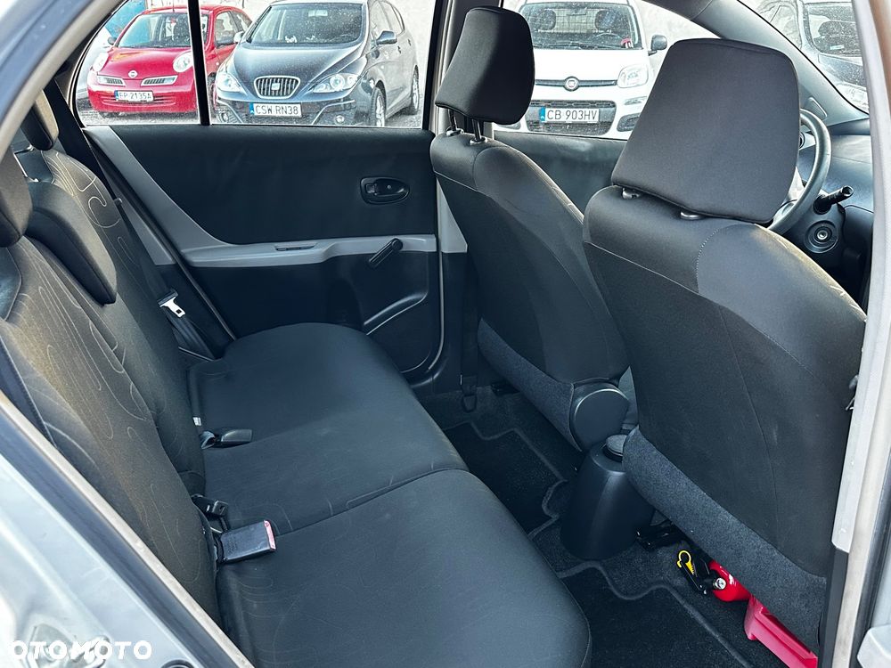 Toyota Yaris - 8