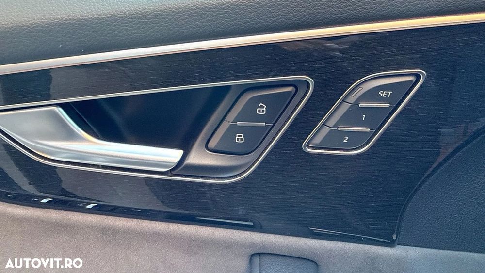 Audi Q8 55 TFSI quattro Tiptronic MHEV - 24