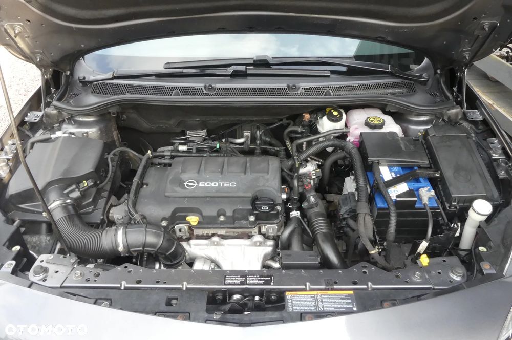 Opel Astra 1.4 T Cosmo - 22