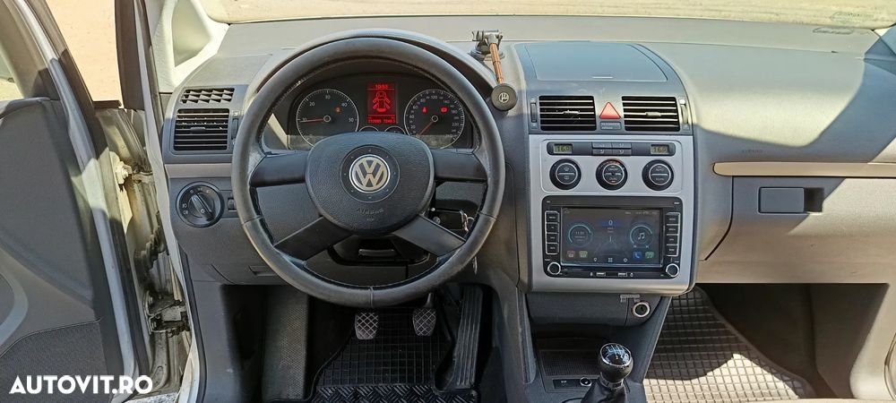 Volkswagen Touran 2.0 TDI DPF Trendline - 20