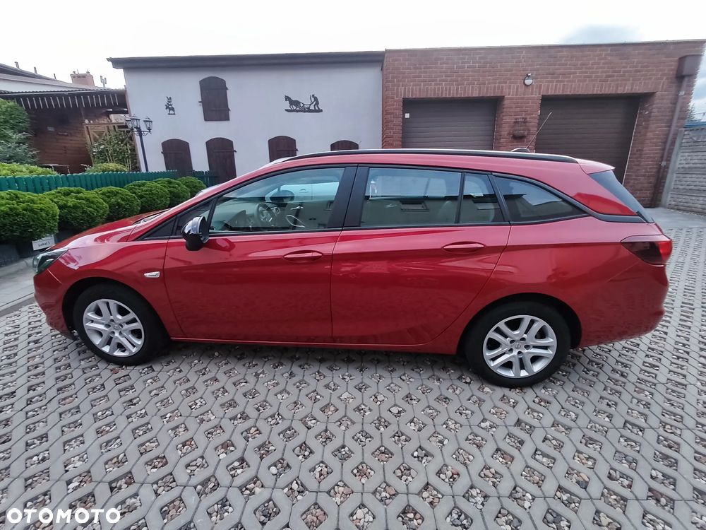 Opel Astra 1.2 Turbo Start/Stop Sports Tourer Edition - 2