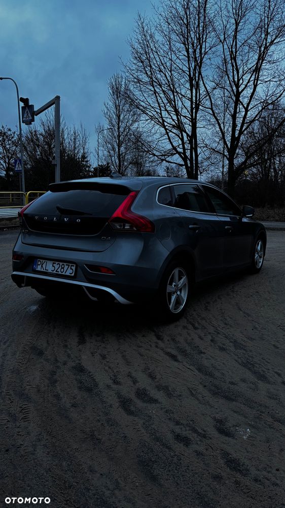 Volvo V40 D4 Drive-E Momentum - 1