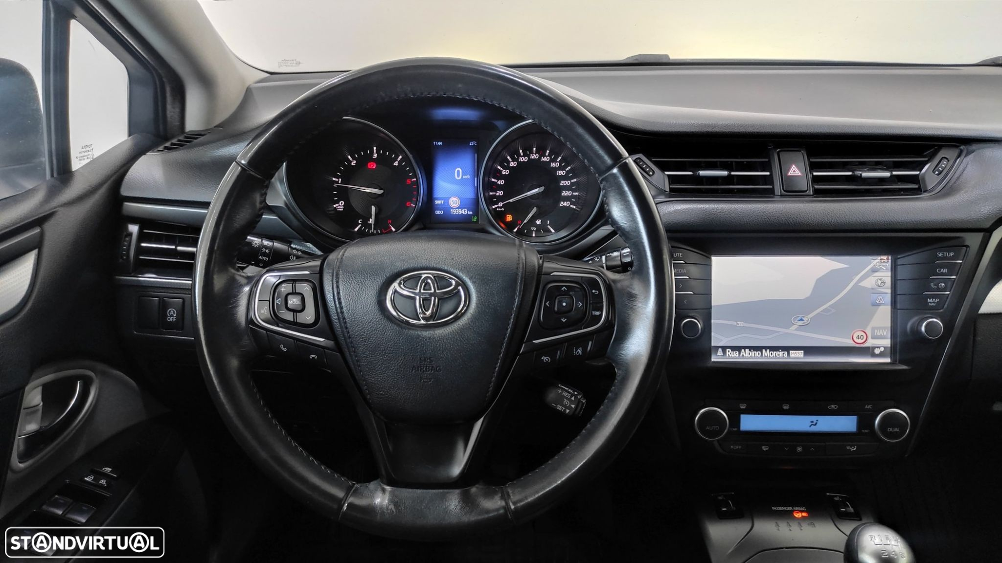 Toyota Avensis Touring Sports 2.0 D-4D Exclusive+GPS - 28