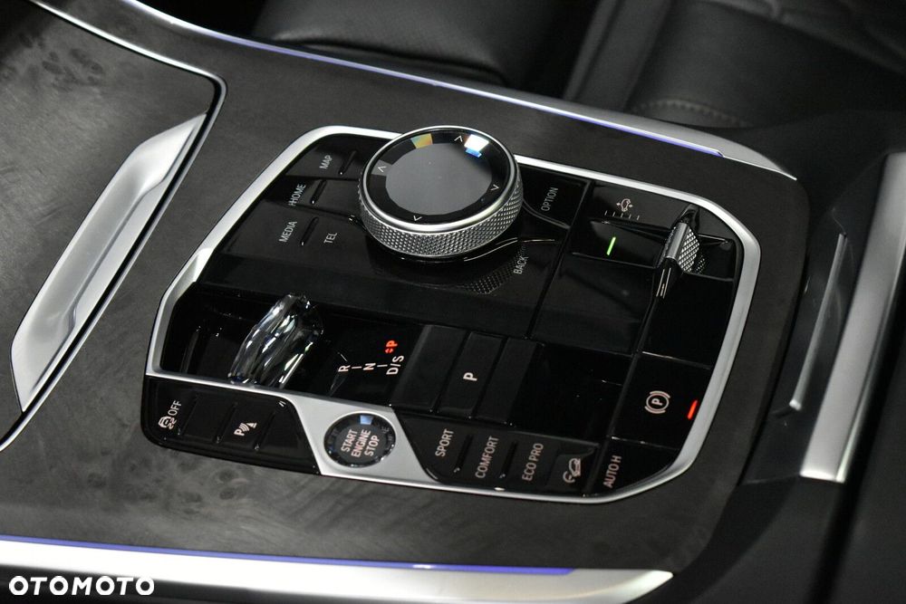 BMW X7 - 23