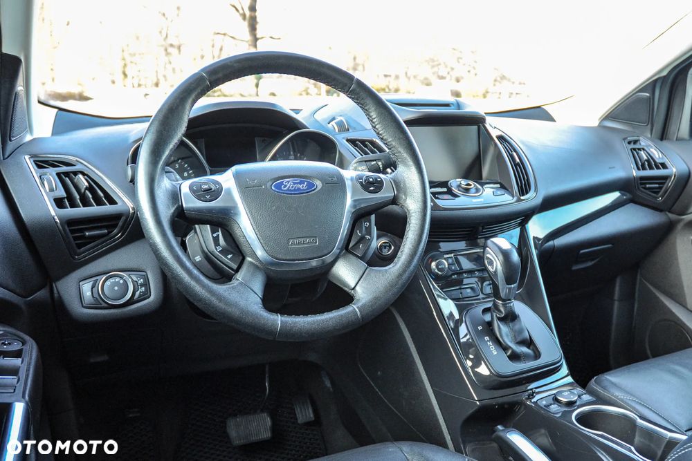 Ford Escape 2.0 EcoBoost AWD Titanium - 9