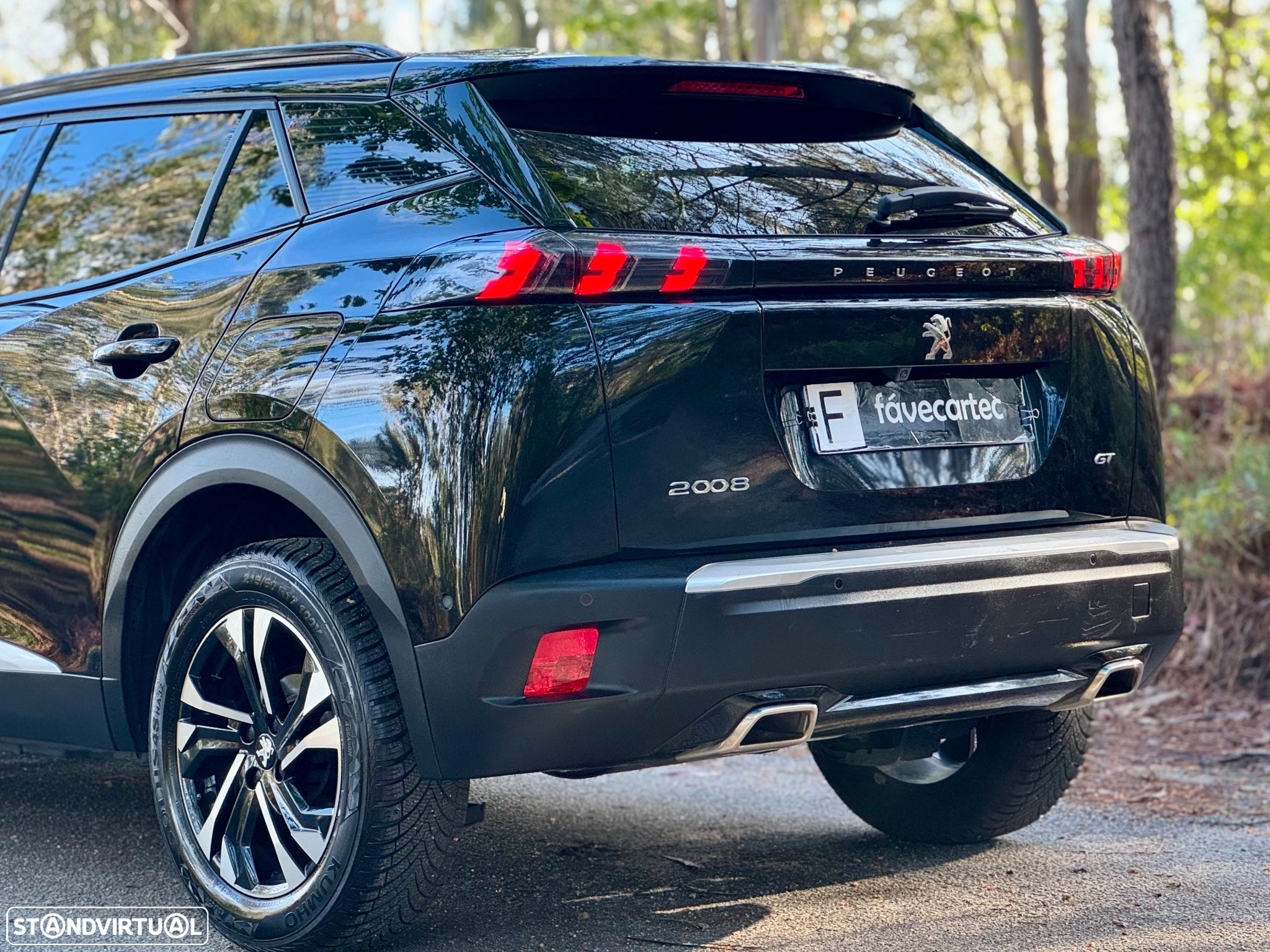Peugeot 2008 1.2 PureTech GT - 31