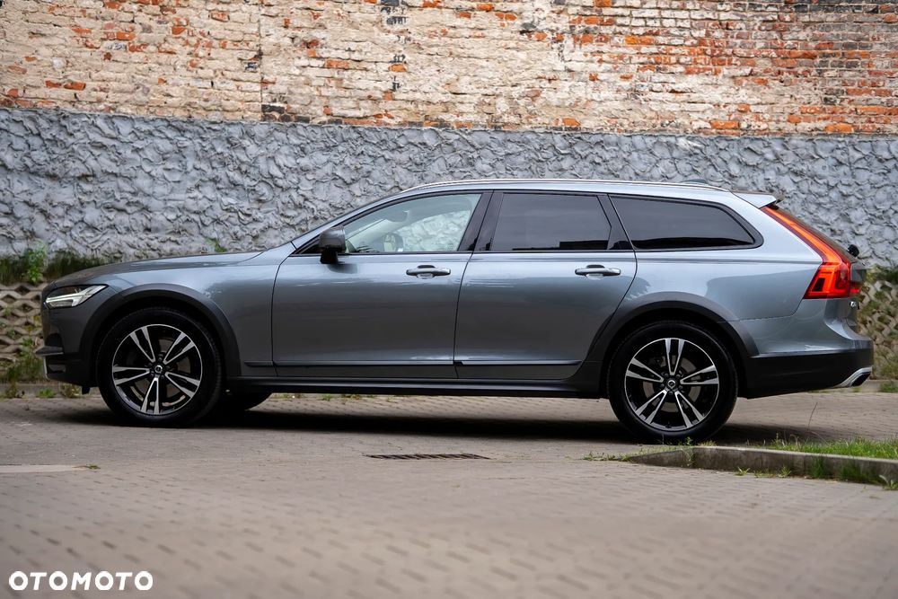 Volvo V90 Cross Country D5 AWD Pro - 24
