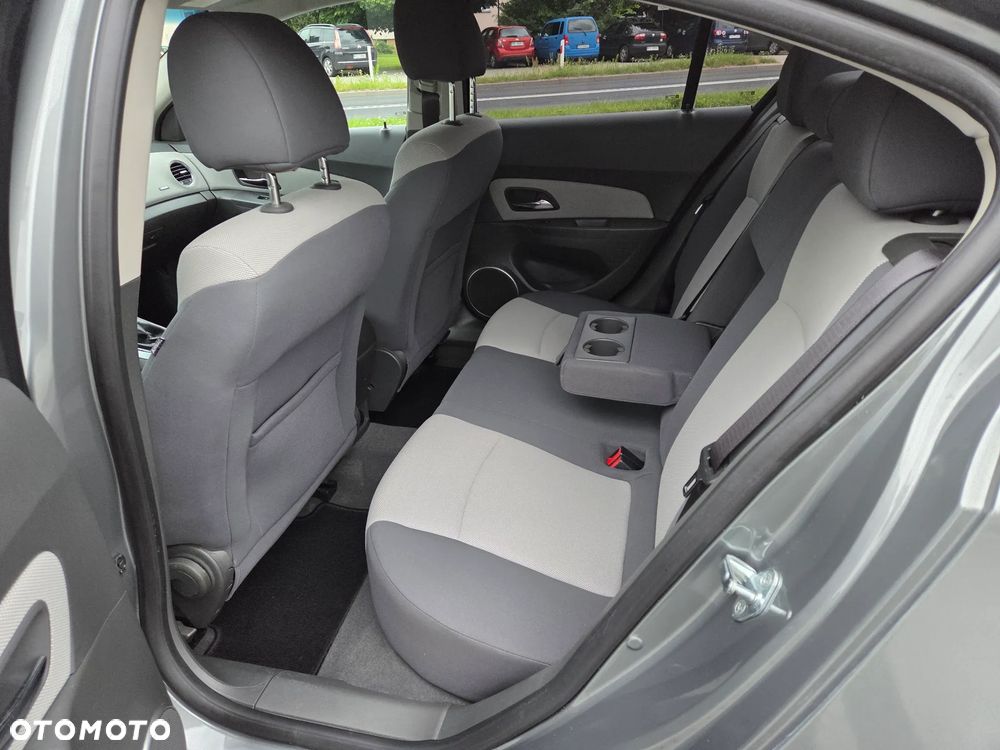 Chevrolet Cruze 1.8 LT - 14