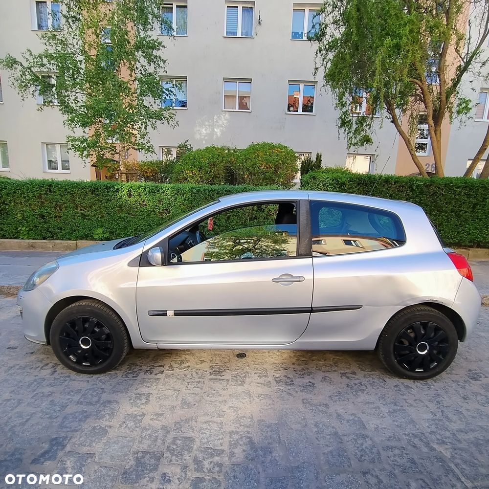 Renault Clio - 24