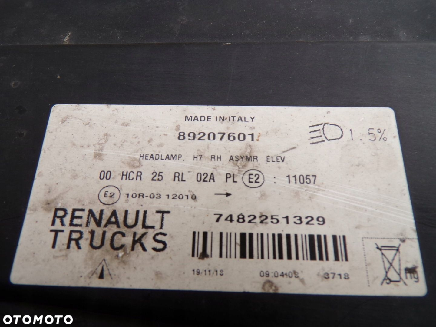 LAMPA PRZEDNIA PRAWA RENAULT TRUCK GAMA T 8907601 EUROPA - 5