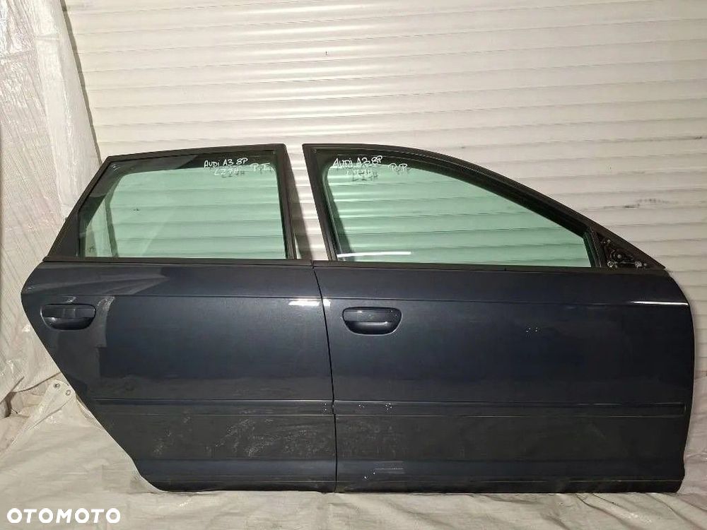 Audi A3 8P 2009 Drzwi prawe przednie tylnie przód prawy tył LZ7H fajny stan - 1