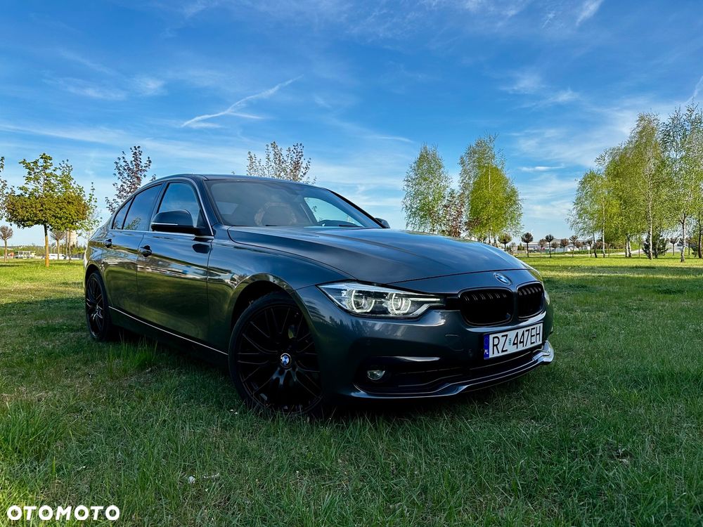 BMW Seria 3 330i xDrive Sport Line - 26