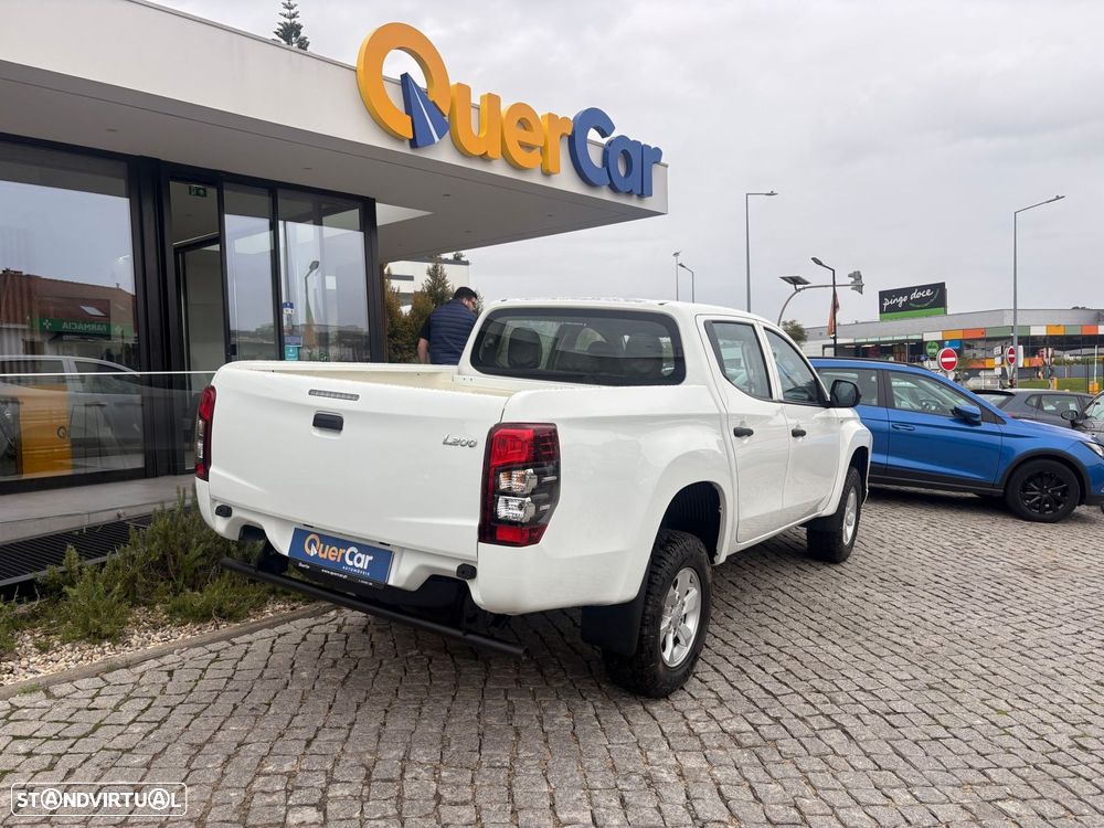 Mitsubishi L200 2.3 DI-D CD Invite Strakar Look 4WD - 12