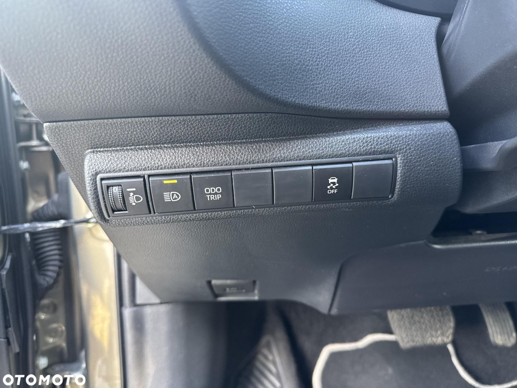 Toyota Corolla 1.8 Hybrid Comfort - 16