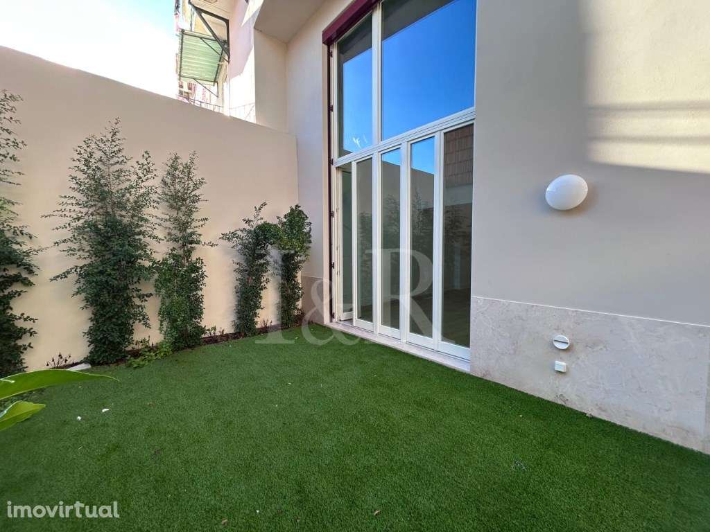 Apartamento T2 duplex com jardim e estacionamento, Capuchos Residen... - Grande imagem: 2/47